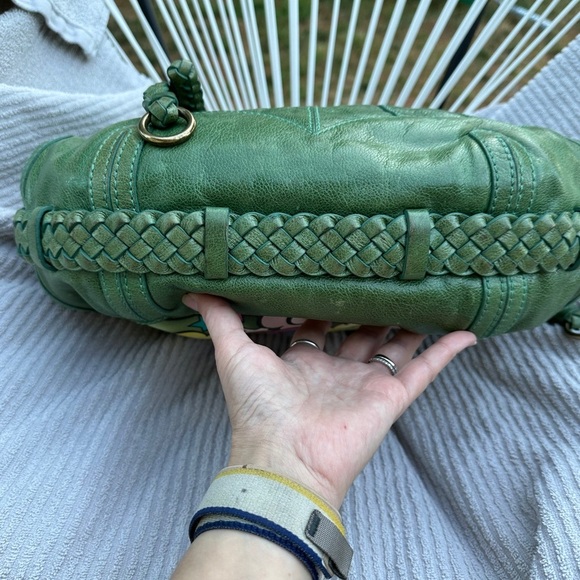 Isabella Fiore Love Dove Tattoo Bag Green Leather Hand Painted Signed HTF RARE - Picture 5 of 14